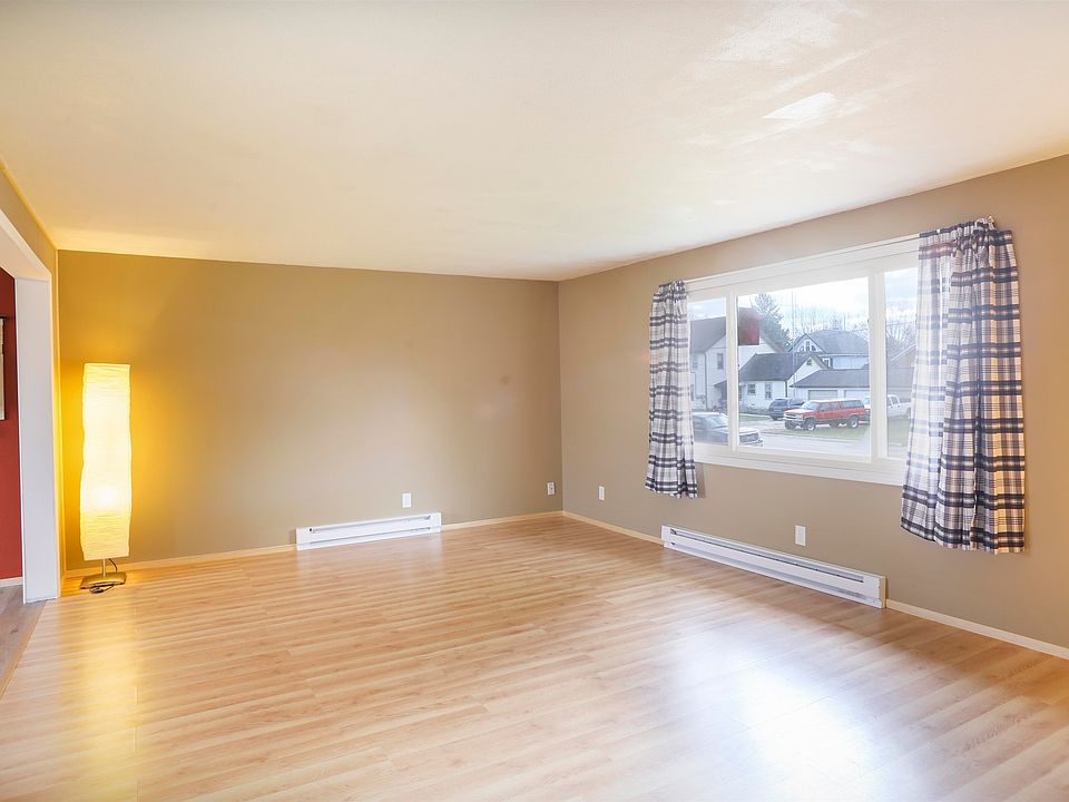 111 Elm St, Lena, IL 61048 Zillow