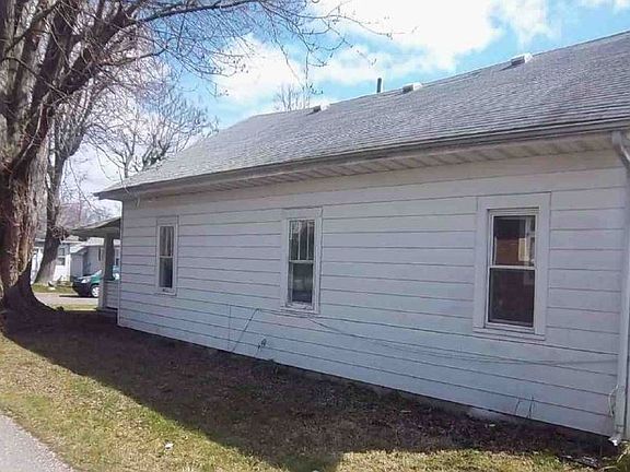 3rd image of 713 W Madison St