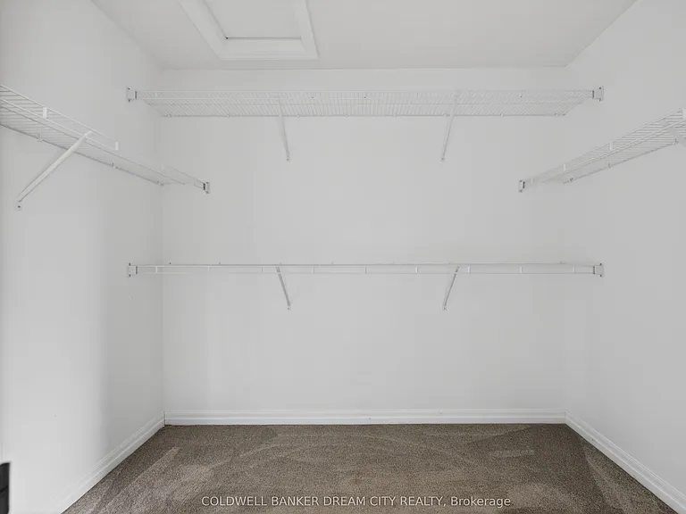 98 Livingston Dr — Photo 28