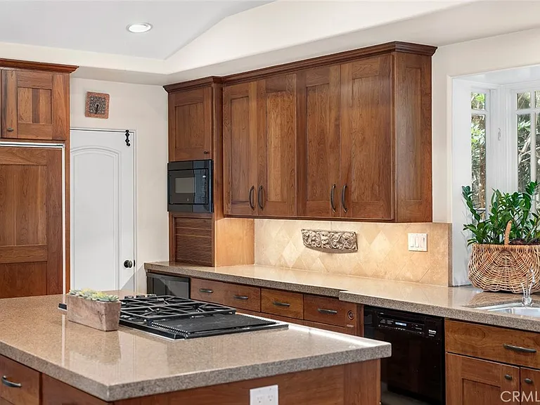 839 Emerald Bay — Photo 10