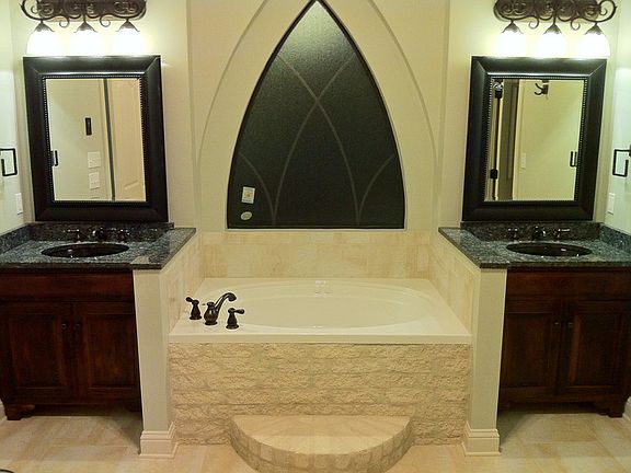 Master Bath : Tub and double sinks