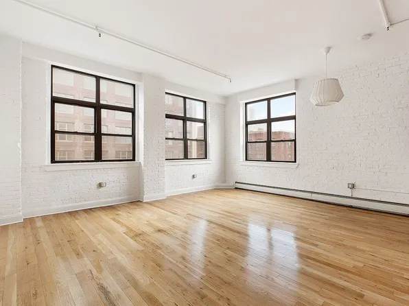 79 Bridge St APT 4D, Brooklyn, NY 11201