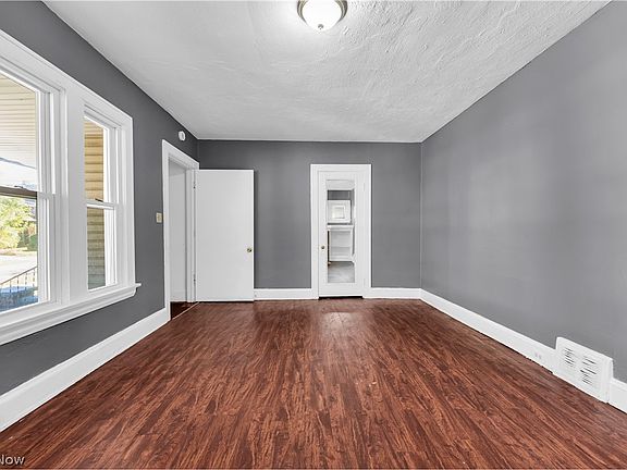4th image of 414 E 147th St