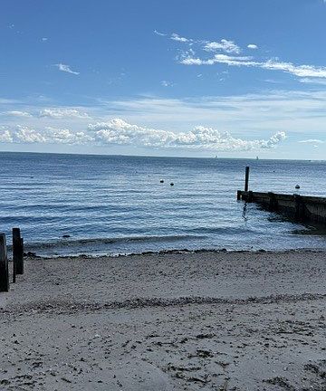 3rd image of 105 Shore Road