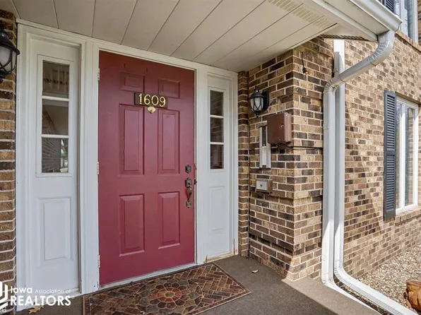 1609 Orchard Meadow Dr APT A2, Burlington, IA 52601