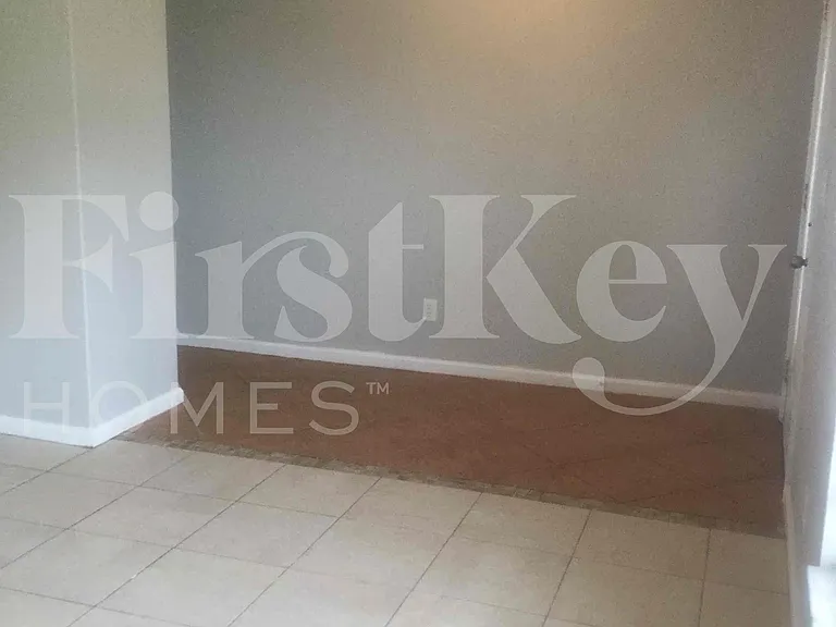 662 SW Sandbar Ter — Photo 5
