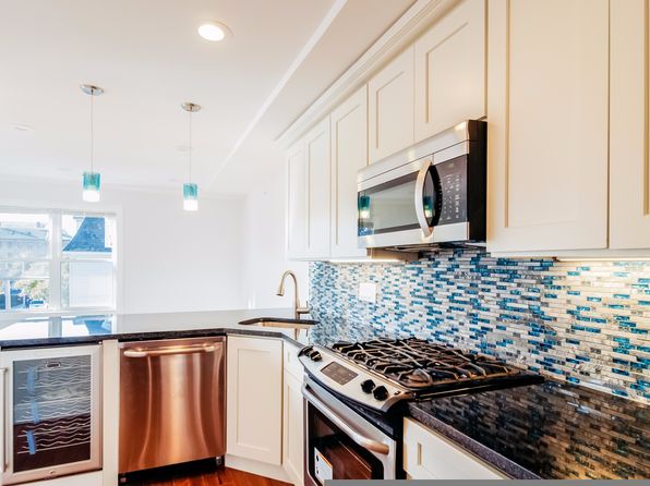 107 Maverick St #3
