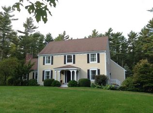 94 Paradise Ln, Rochester, MA 02770