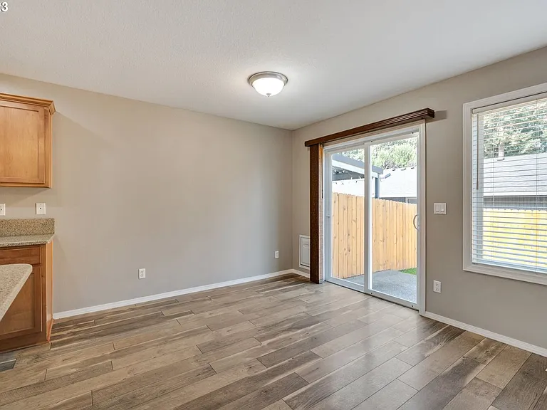 773 N Pine St — Photo 5
