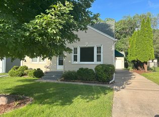 1736 36th St, Moline, IL 61265