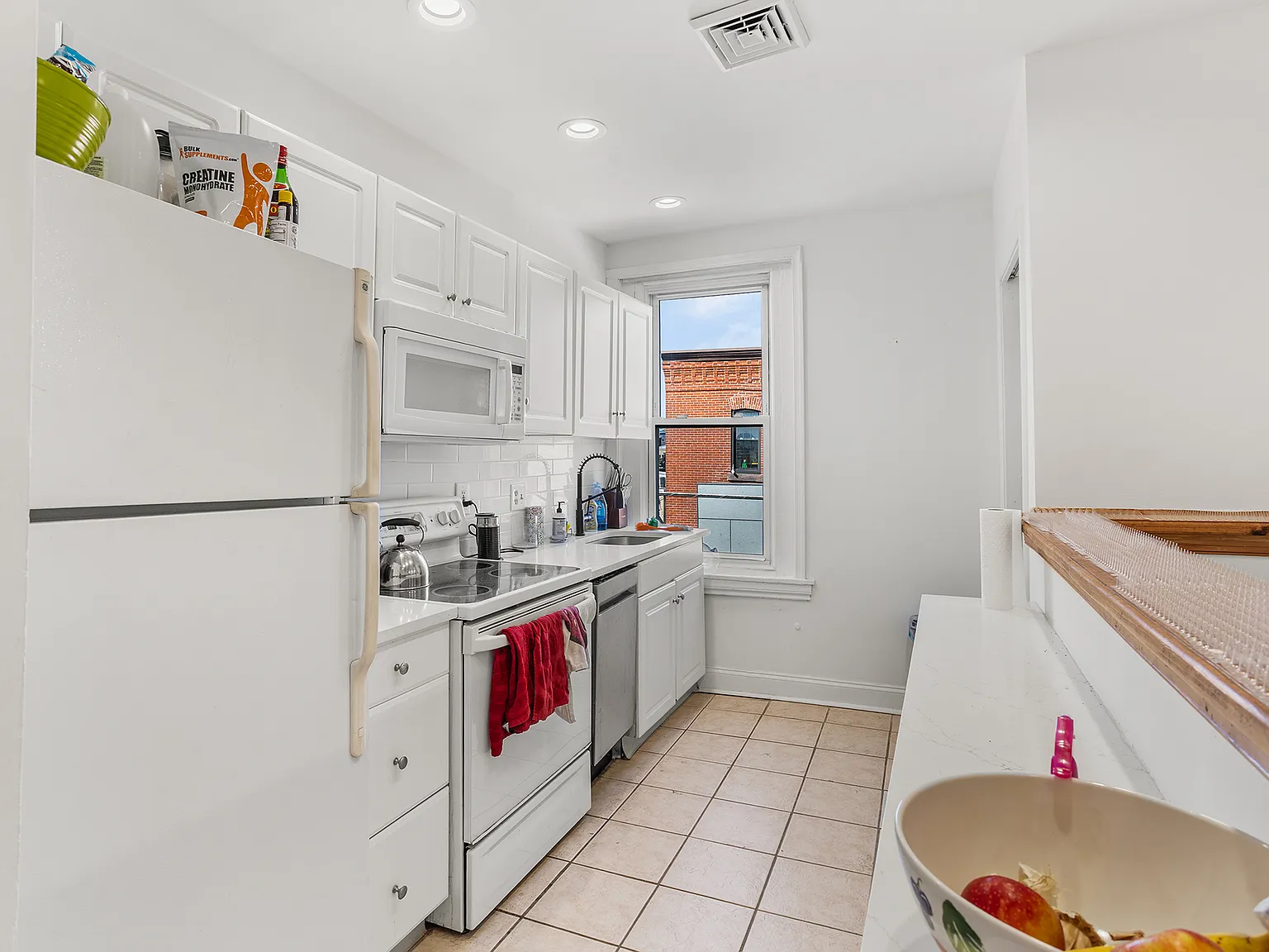 2 bed, 900 sqft, $1,945 — Photo 3
