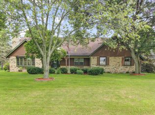 16620 W Hearthside Dr, New Berlin, WI 53151