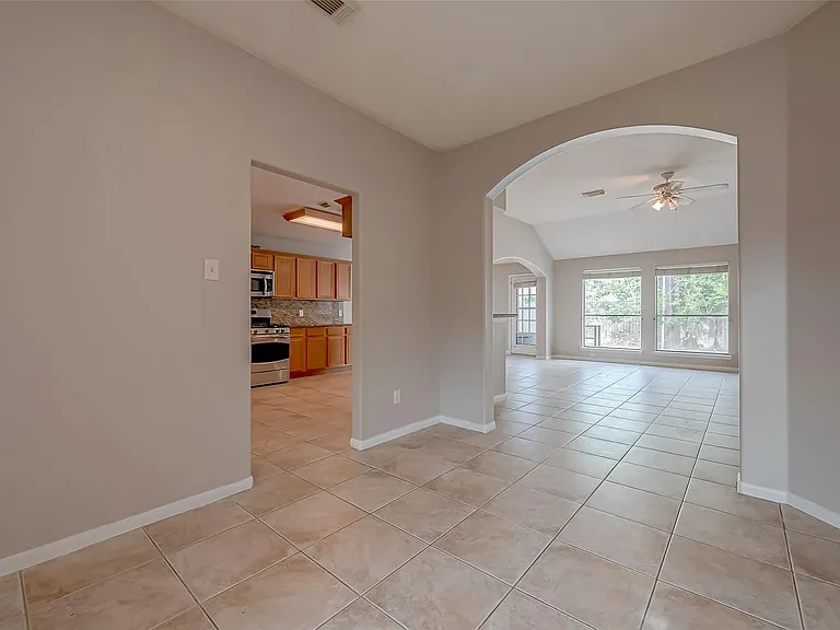 8714 Pleasantbrook Dr — Photo 8