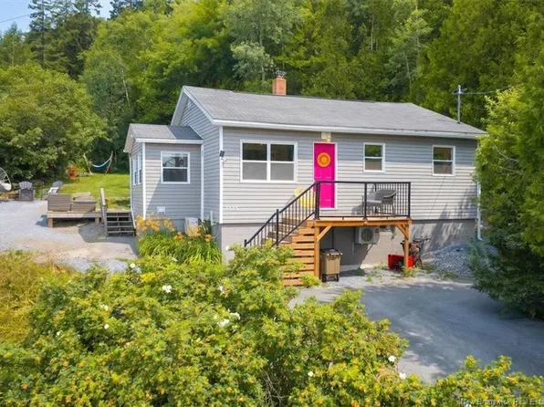 1885 Golden Grove Rd, Saint John, NB E2N 2A2