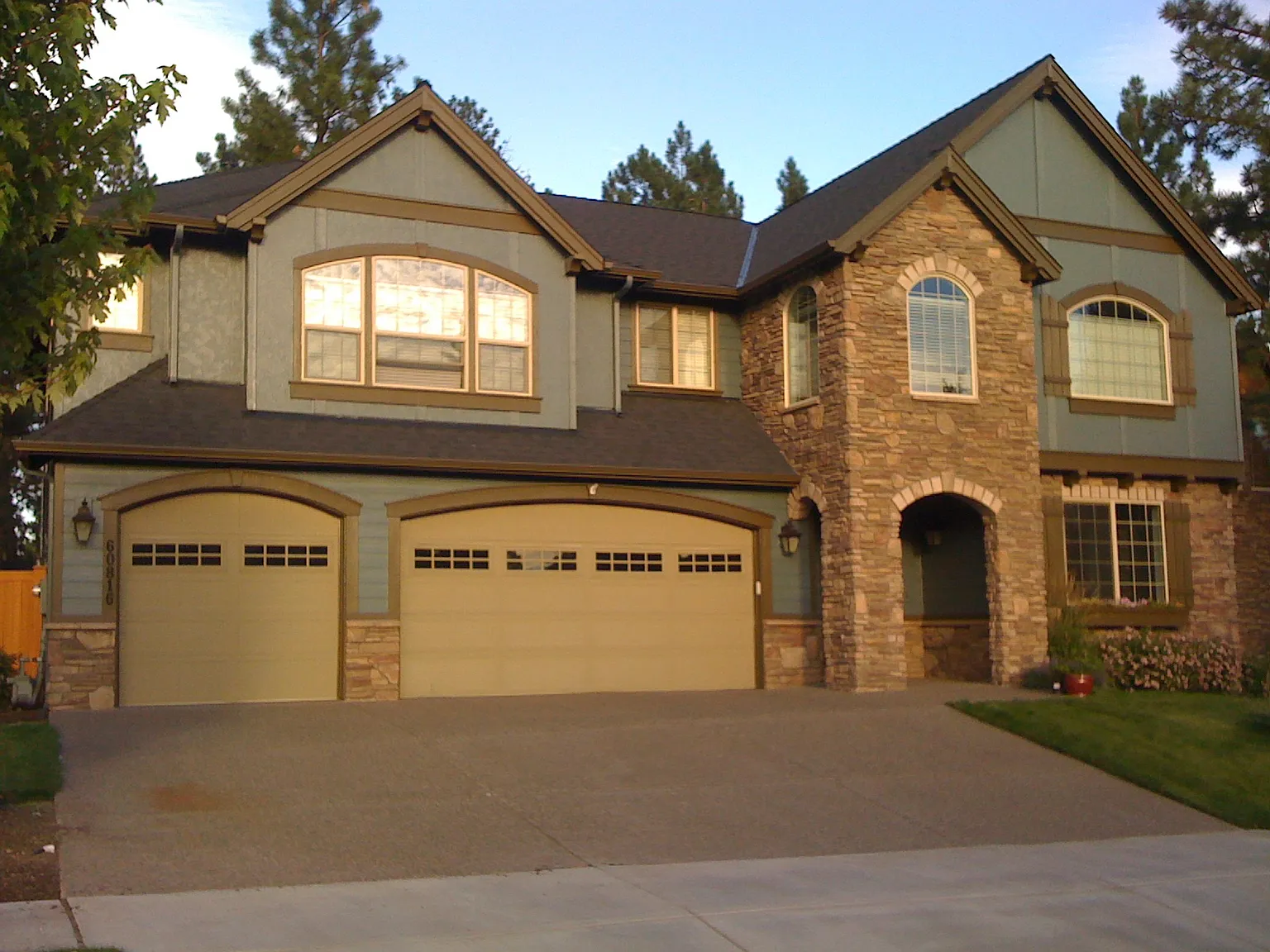 4 bed, 3.5 bath, 3484 sqft, $4,095 — Photo 2