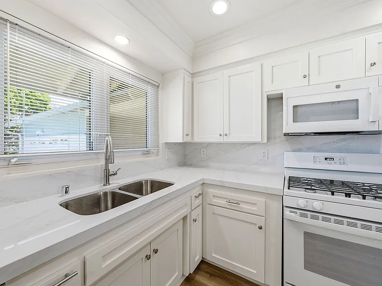 2187 Raleigh Ave — Photo 4
