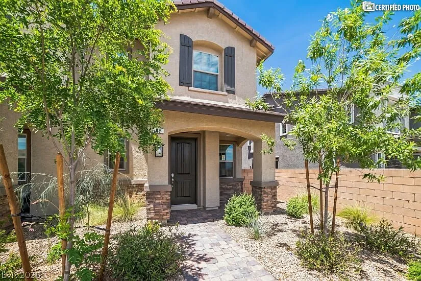 3 bed, 2.5 bath, 1515 sqft, $2,400 — Photo 3