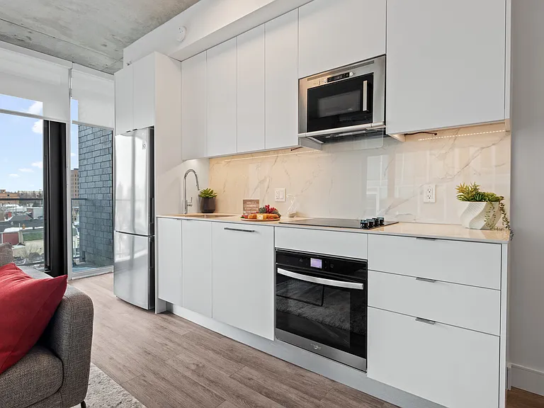 115 Champagne Ave S — Photo 14