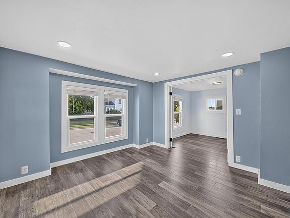 2nd image of 400 W 7th Ave