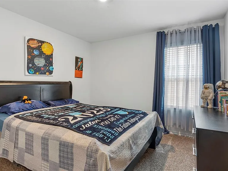 1304 Lowhill Dr — Photo 8