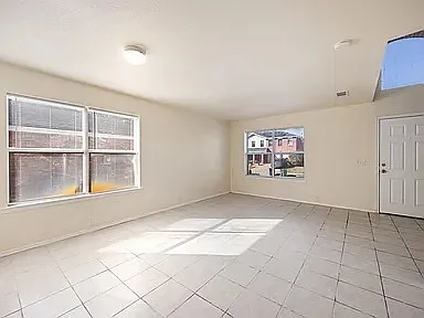 211 Prentice Dr — Photo 10