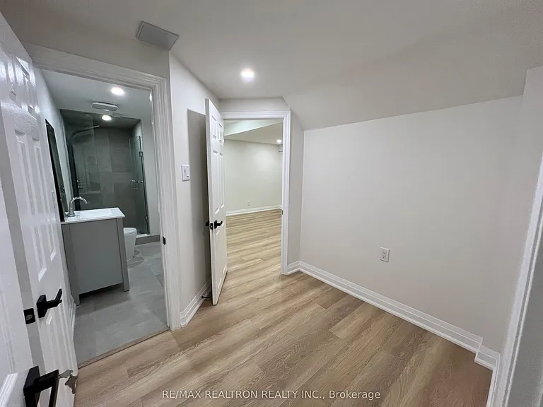 Trillium Dr — Photo 17