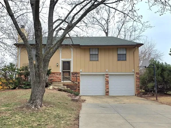 12939 S Raintree Dr, Olathe, KS 66062