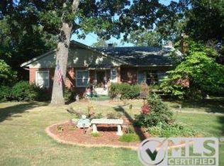 700 Oak Ridge Dr, Neosho, MO 64850