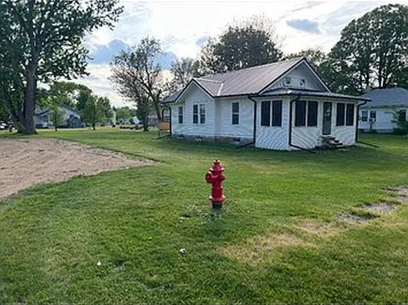 312 Iowa St, Wakonda, SD 57073
