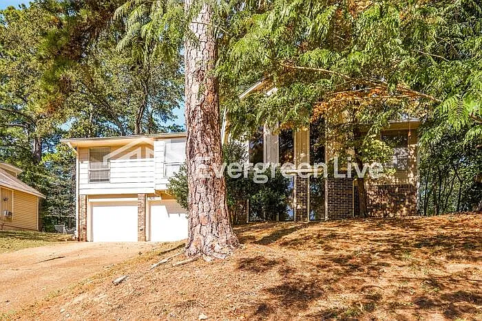 4 bed, 3.0 bath, 1486 sqft, $1,795 — Photo 2