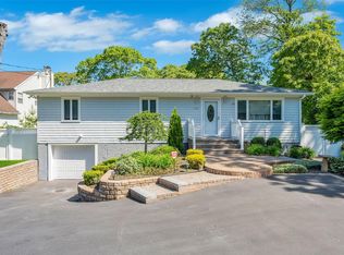 819 Townline Rd, Hauppauge, NY 11788