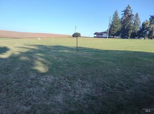 605 & 607 Beech St, Nezperce, ID 83543