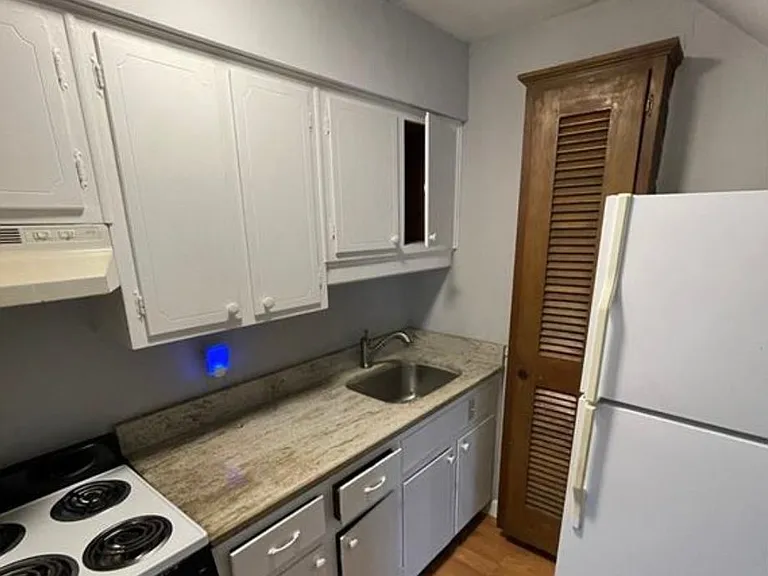 112 Houston St — Photo 19
