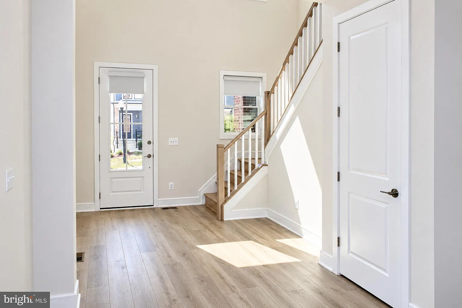 5 bed, 4.5 bath, 4130 sqft, $4,800 — Photo 3