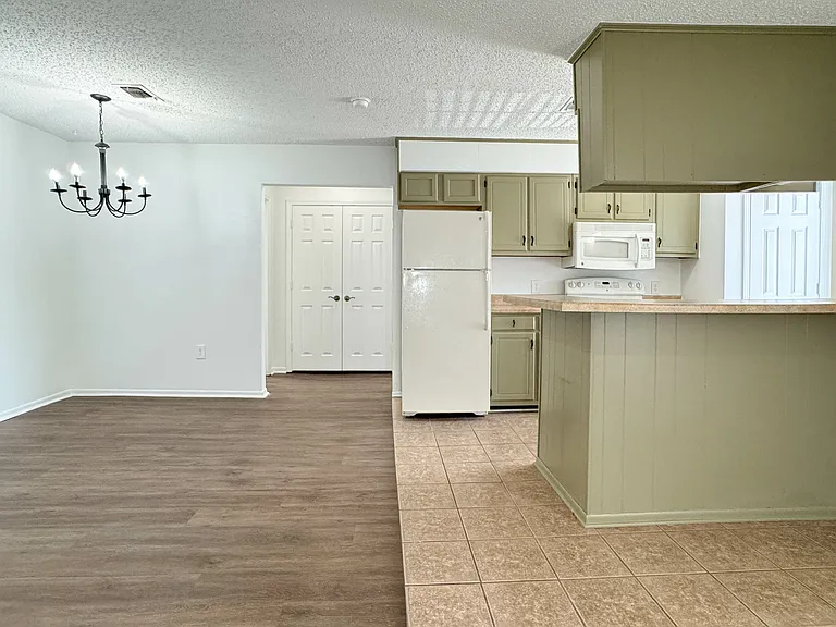 7324 Menlo Dr — Photo 22
