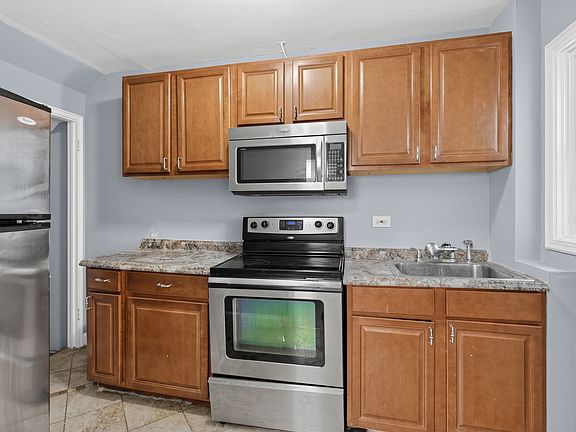 2nd image of 644 Burns St SE
