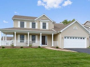 505 Heron Creek Dr, Sycamore, IL 60178