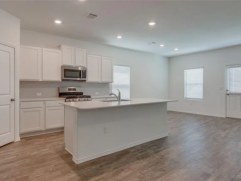 6721 Hartlage St — Photo 16
