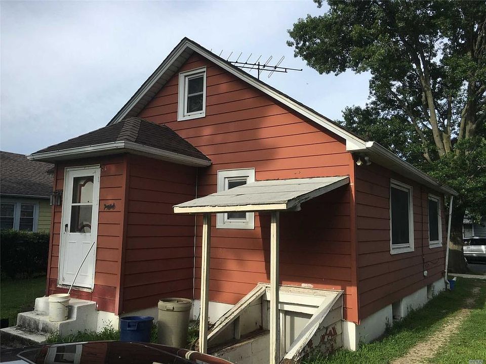 2nd image of 253 Wright St
