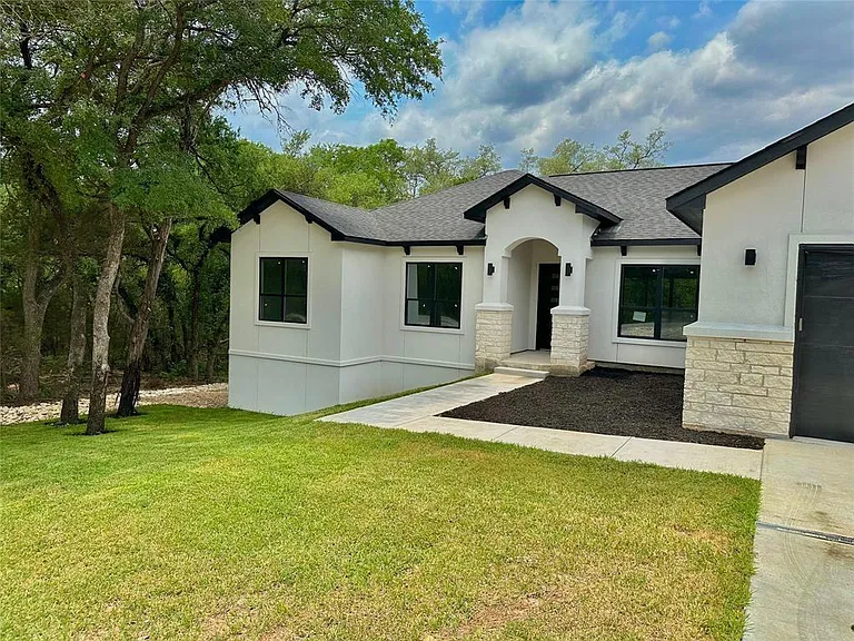 5206 Country Club Dr — Photo 2
