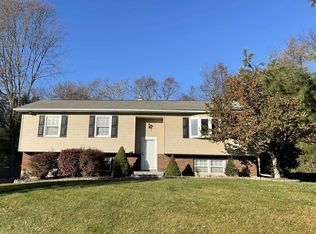3 Pierce Arrow Rd, Hopewell Junction, NY 12533