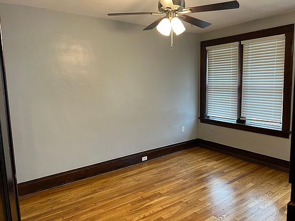 3rd image of 4954 Parker Ave Floor 2