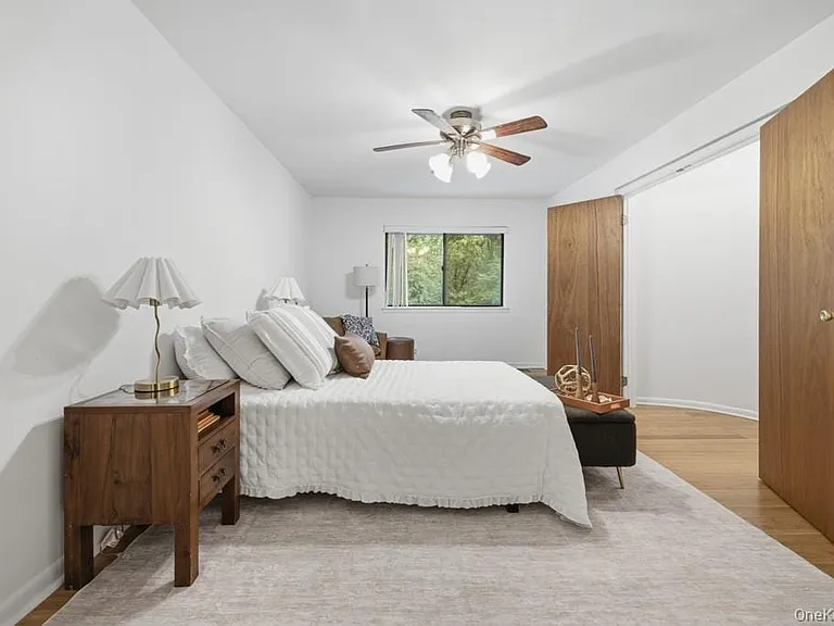 359 N Greeley Ave — Photo 14
