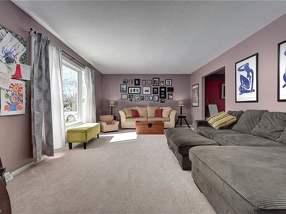3rd image of 589 Marygate Dr