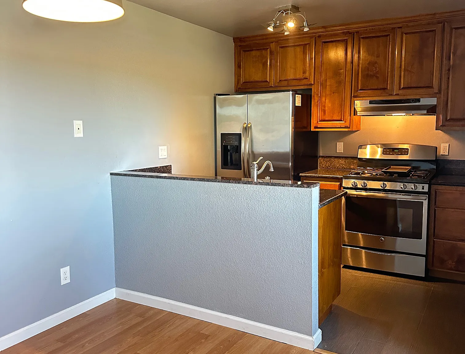 2 bed, 780 sqft, $1,850 — Photo 2