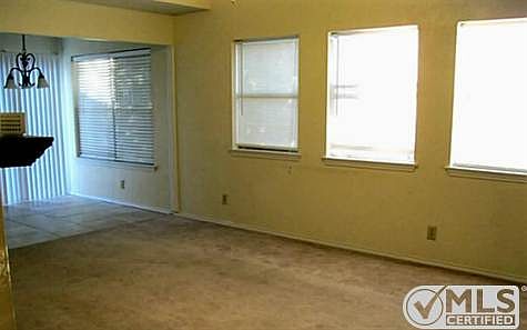 4th image of 1400 Woodfern Dr