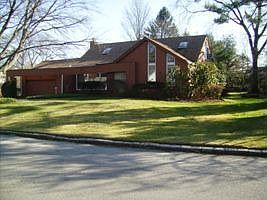 1st image of 85 Emerson Dr