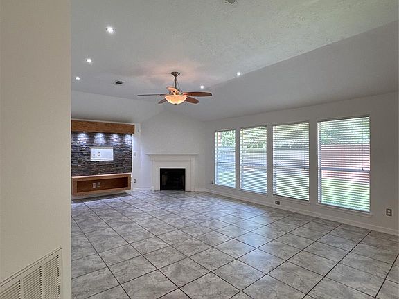 5th image of 3210 Woodcreek Glen Ln