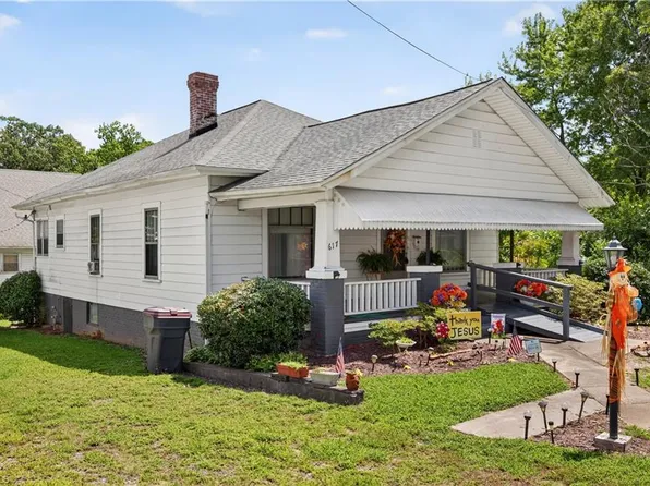 617 Lindsey St, Reidsville, NC 27320