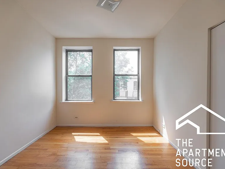 3147 W Medill Ave #3 — Photo 6